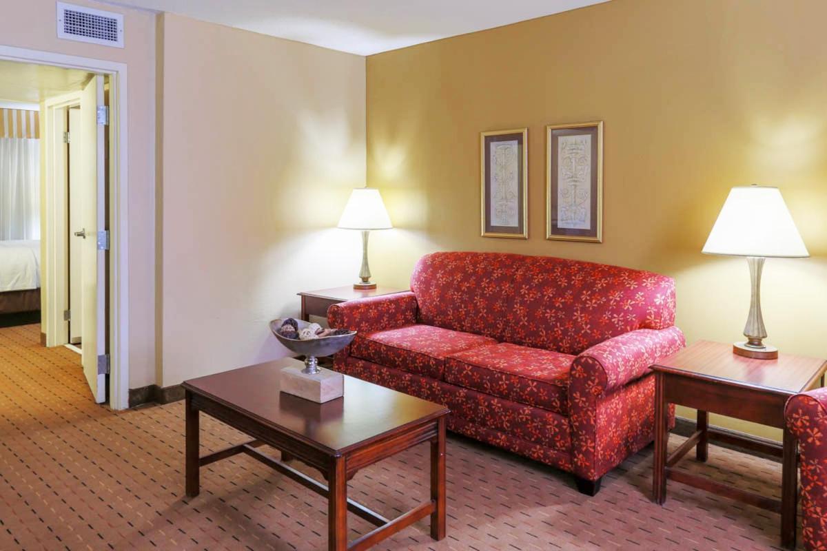Mcm Elegante Hotel & Suites Lubbock Exterior photo