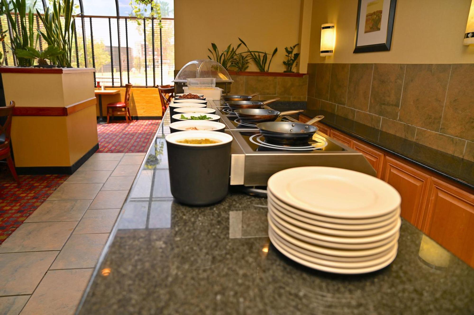 Mcm Elegante Hotel & Suites Lubbock Exterior photo